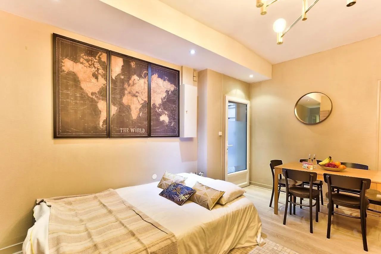 06 - Designed Flat Paris Grands Boulevards Apartment 0*,  France