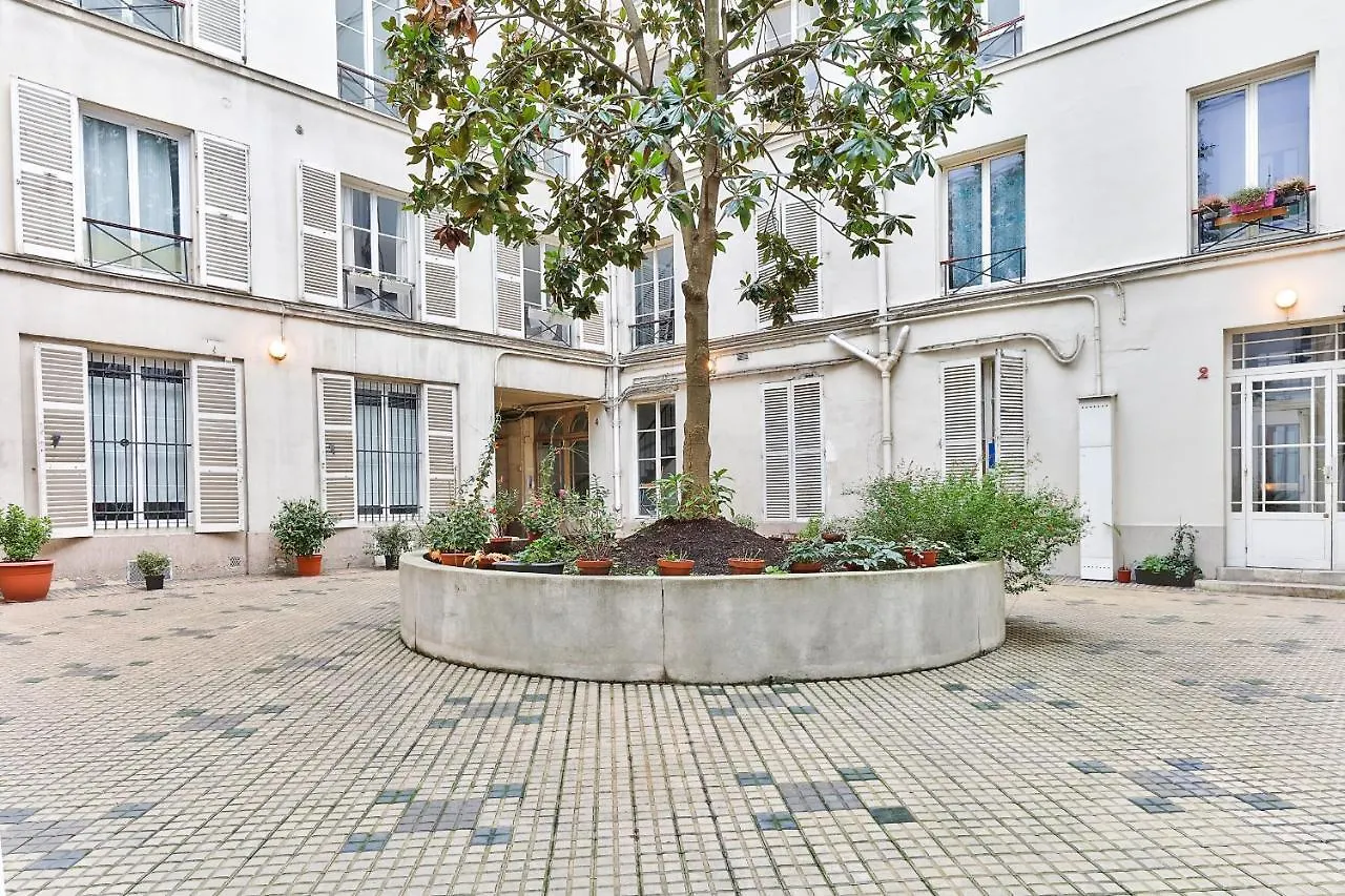 06 - Designed Flat Paris Grands Boulevards Apartment 0*,